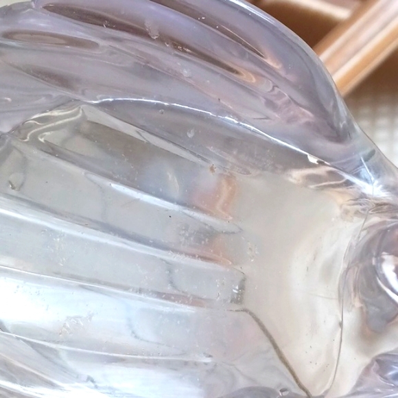 Vintage- Lucite Clear Swan Soap Dish With  Small Soaps, 5 1/2" Long,4" High - Picture 6 of 10